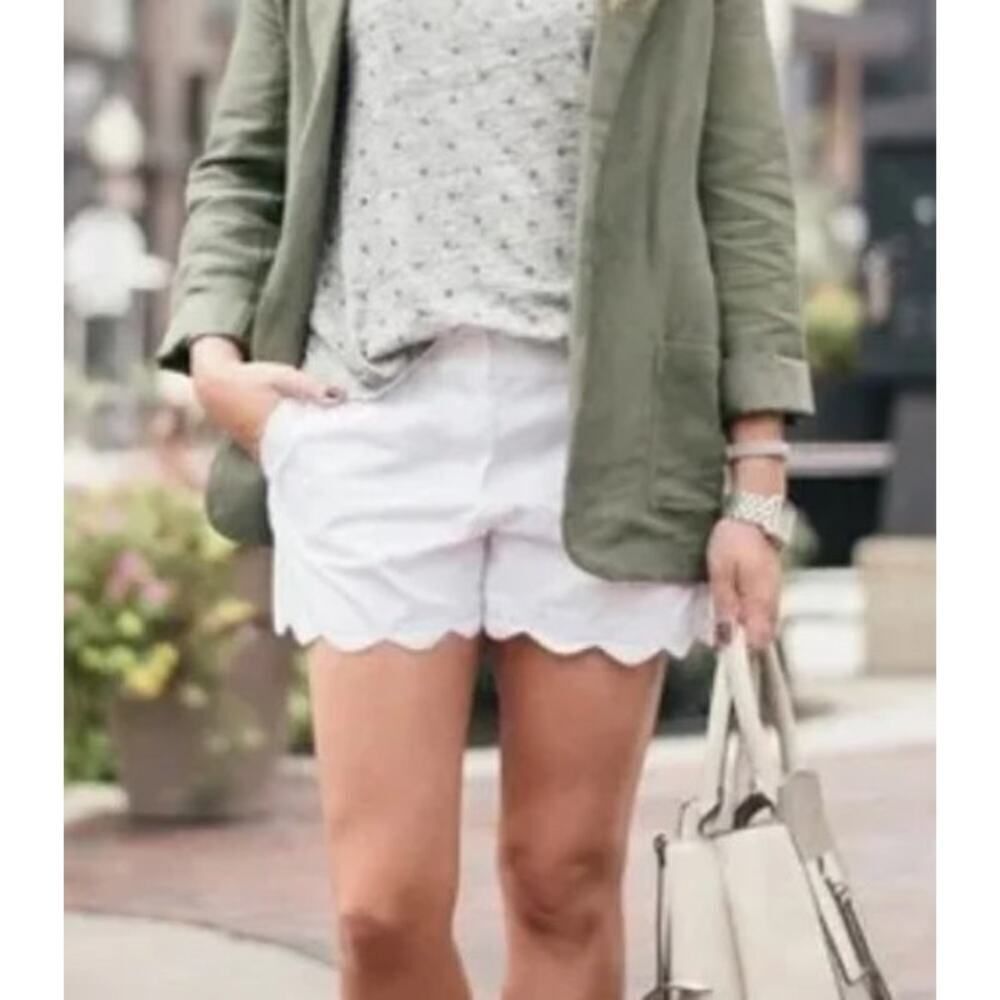J. Crew Cream Scalloped Hem 3" Shorts NWT Sz. 10 - Picture 1 of 7